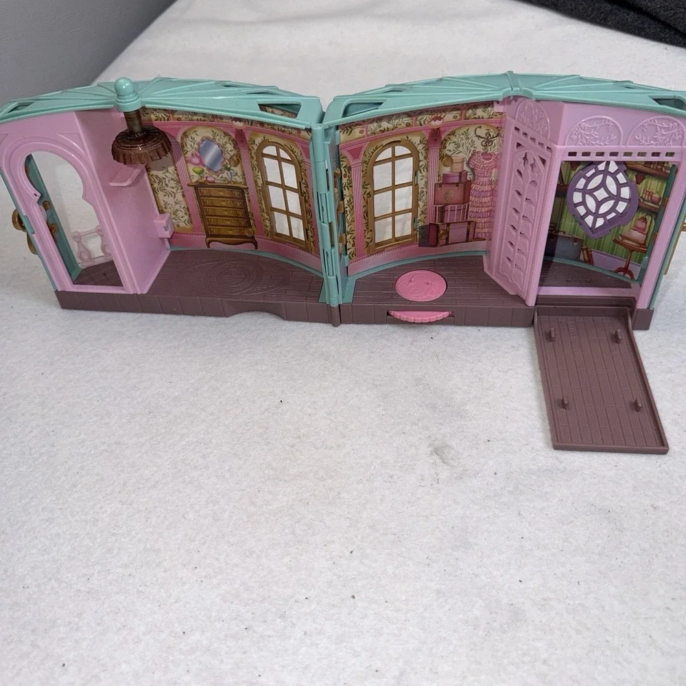 Disney includes playset